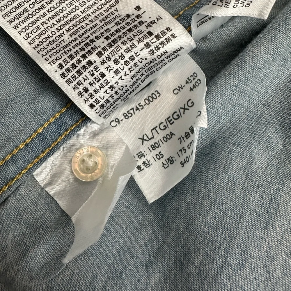 Levi's Light Blue Casual Button Down Shirt - Picture 8 of 9